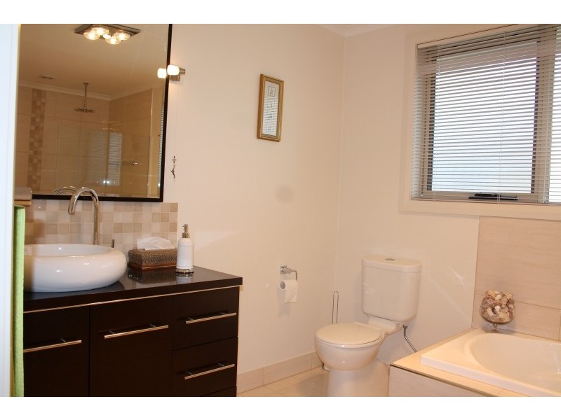 Villa 1/10 Haven Drive, Shearwater TAS 7307