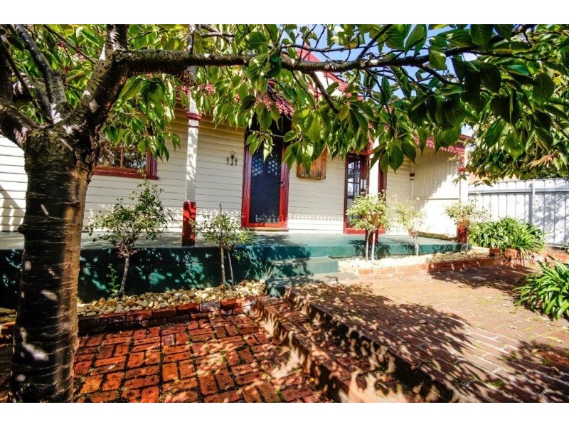 33 Middle Road, Devonport TAS 7310