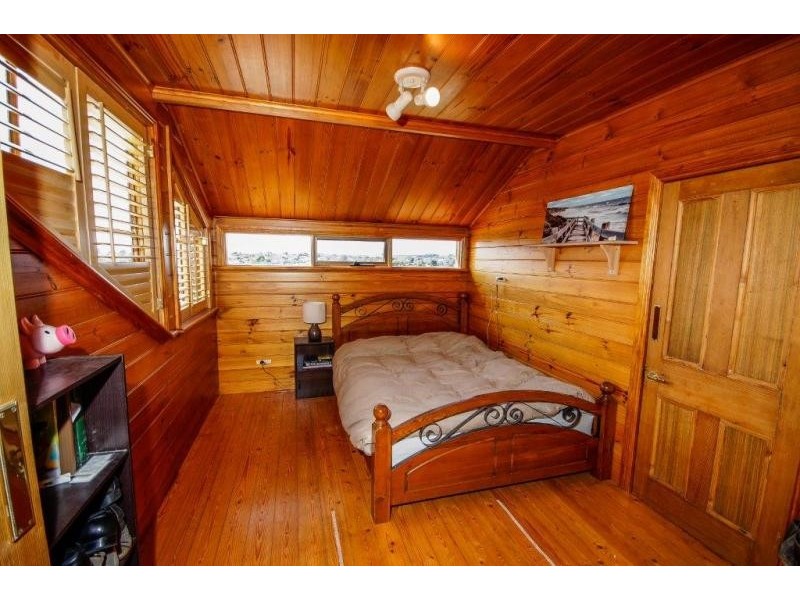 33 Middle Road, Devonport TAS 7310