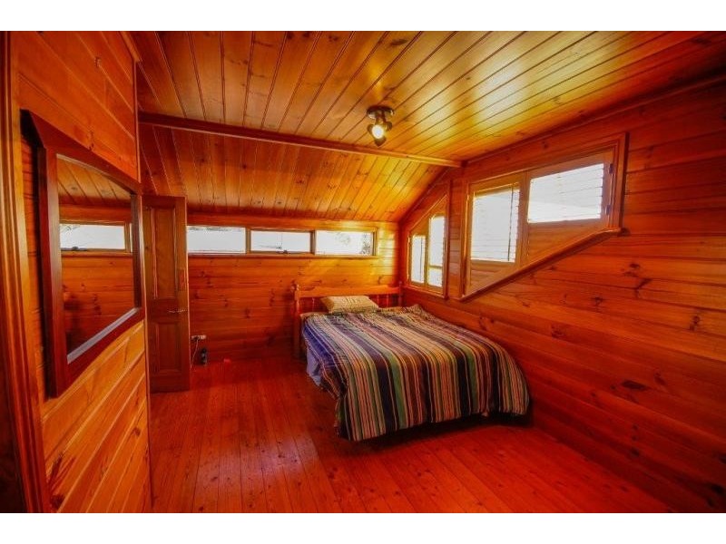 33 Middle Road, Devonport TAS 7310