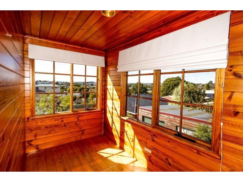 33 Middle Road, Devonport TAS 7310
