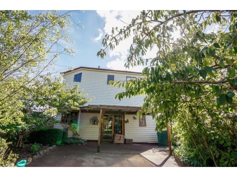 33 Middle Road, Devonport TAS 7310