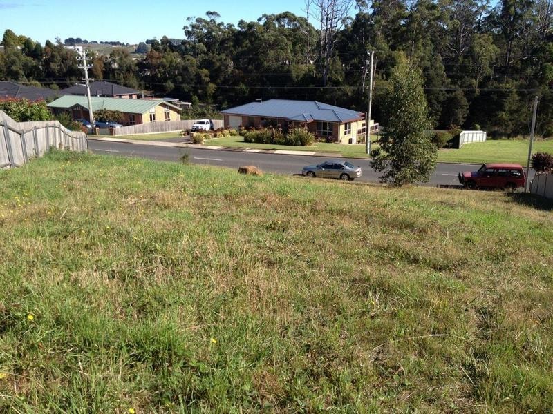 47 Lawrence Drive, Devonport TAS 7310