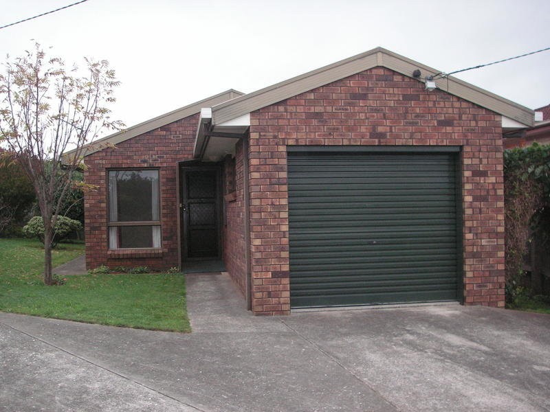 2/9 Birkdale Court, Devonport TAS 7310