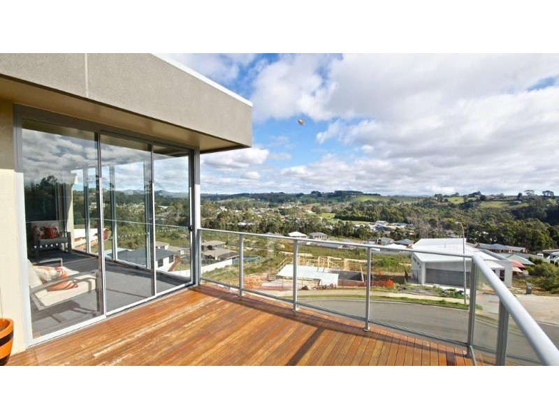 2 Tomarah Crescent, Devonport TAS 7310
