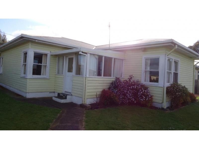 27 Madden Crescent, Devonport TAS 7310