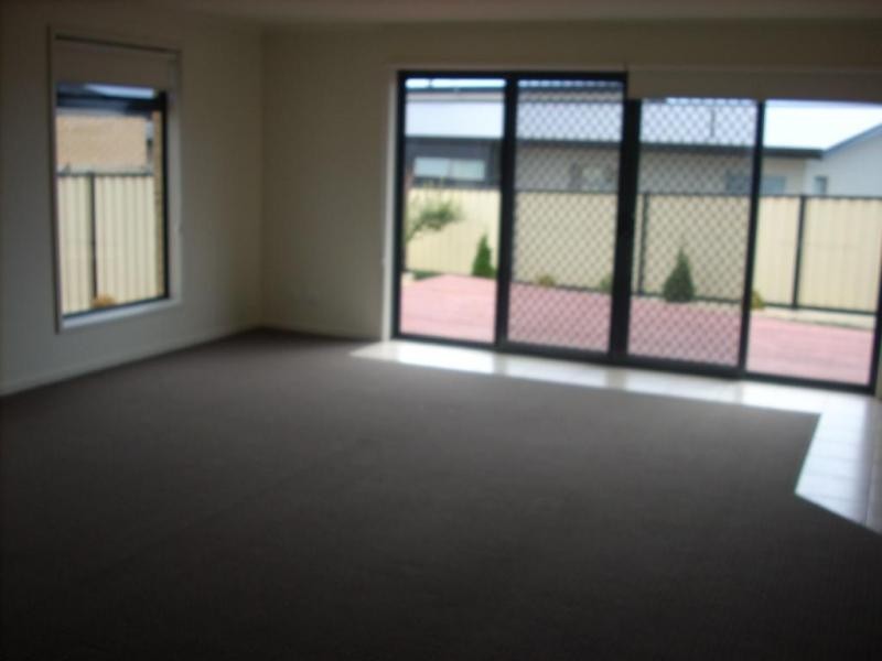 2/23 Skyline Drive, Ambleside TAS 7310