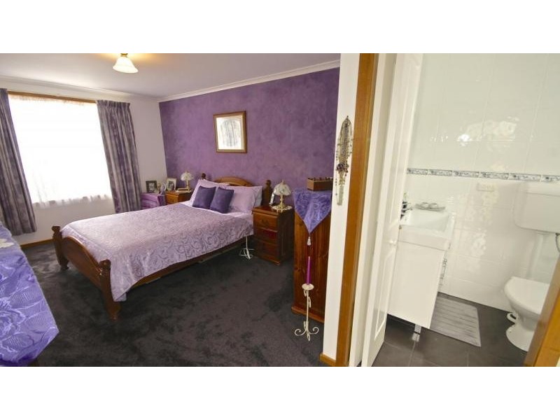 30 Clara Street, West Ulverstone TAS 7315