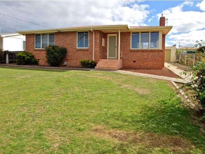 9 Raymond Avenue, Devonport TAS 7310