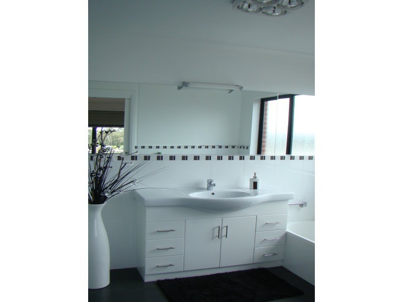 35 McCall Terrace, Devonport TAS 7310