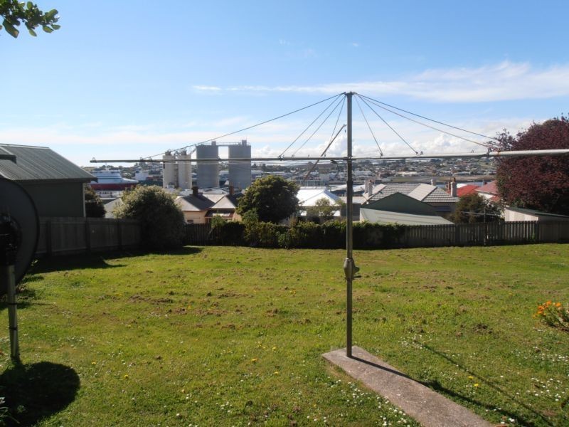 1/19 Hiller Street, Devonport TAS 7310