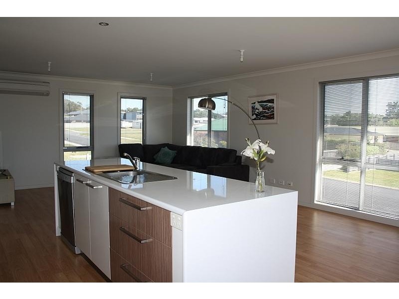 2/3 Arthur Street, Shearwater TAS 7307