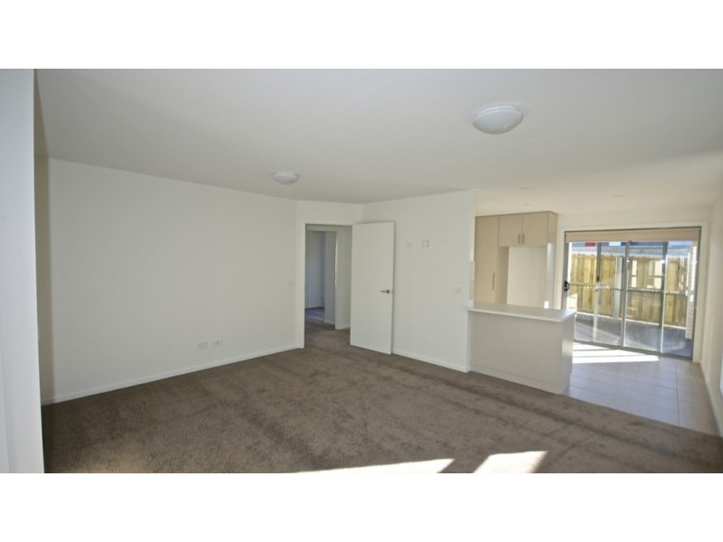2/18 Gatenby Drive, Miandetta TAS 7310