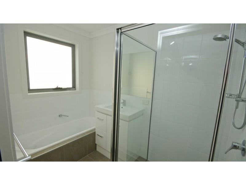 2/18 Gatenby Drive, Miandetta TAS 7310