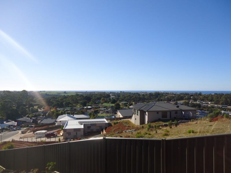 26 Leary Avenue, Stony Rise TAS 7310