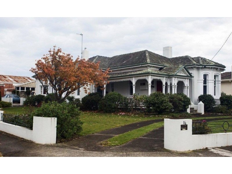 16 Victoria Parade, Devonport TAS 7310