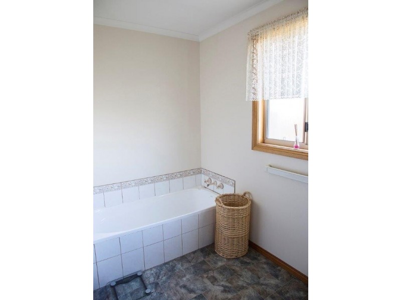 2/111 George Street, Devonport TAS 7310