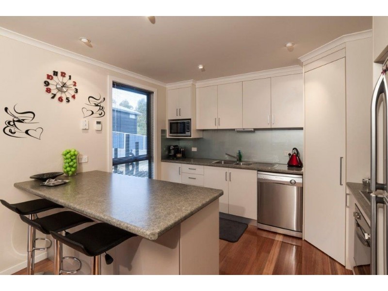 2/9 Tomarah Crescent, Devonport TAS 7310