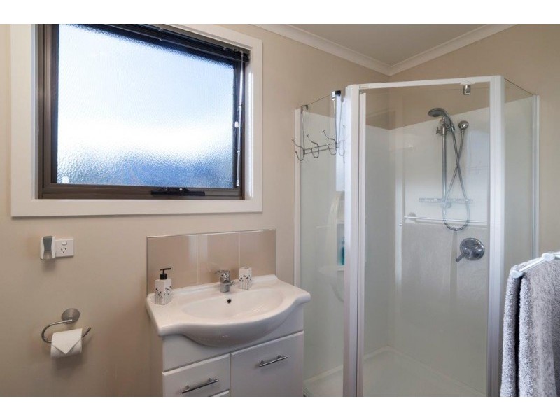 2/9 Tomarah Crescent, Devonport TAS 7310