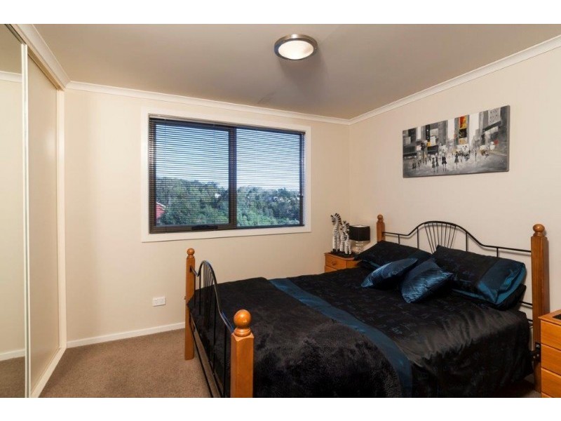 2/9 Tomarah Crescent, Devonport TAS 7310