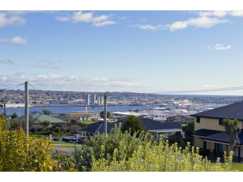 154 Caroline Street, East Devonport TAS 7310
