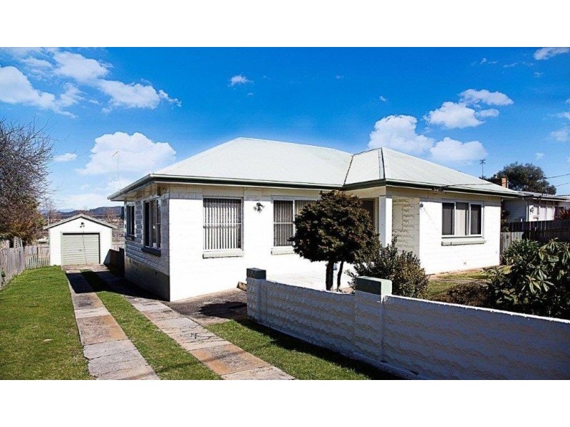 137 George Street, Devonport TAS 7310