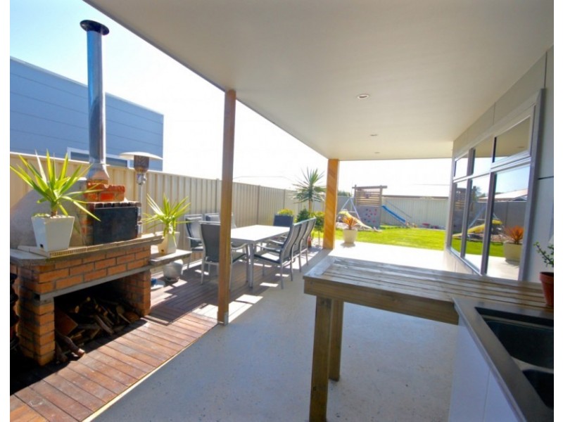 14 Explorer Drive, Turners Beach TAS 7315