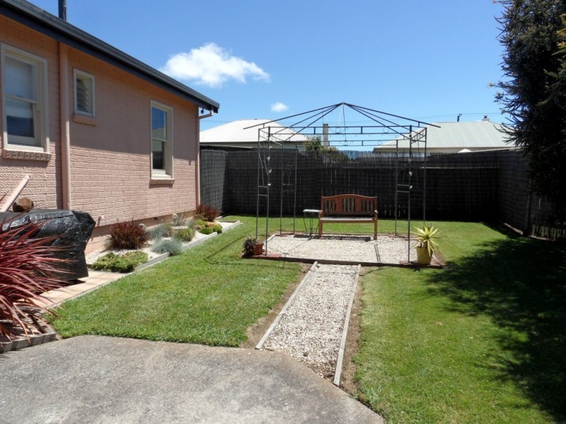 14 Holyman Street, Devonport TAS 7310