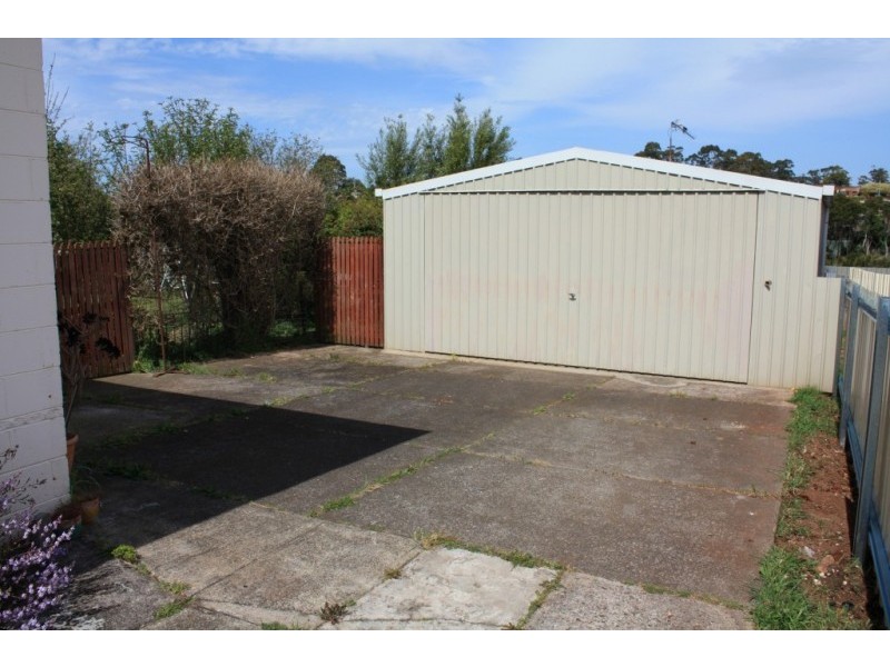 32 Chichester Drive, Devonport TAS 7310