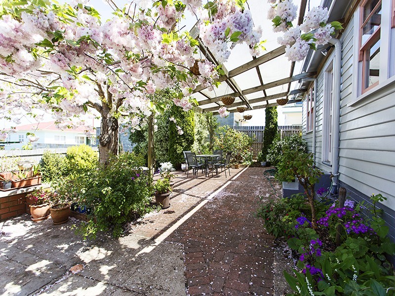 15 Hilltop Avenue, Devonport TAS 7310
