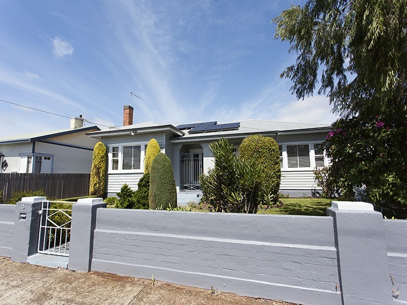 15 Hilltop Avenue, Devonport TAS 7310