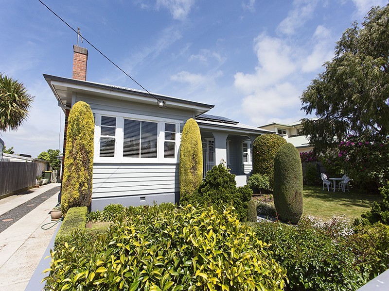 15 Hilltop Avenue, Devonport TAS 7310