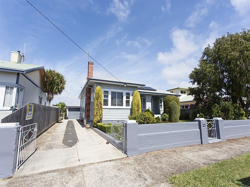 15 Hilltop Avenue, Devonport TAS 7310