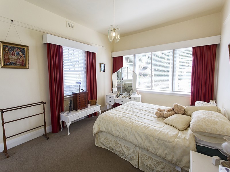 15 Hilltop Avenue, Devonport TAS 7310