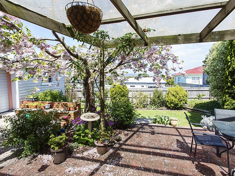 15 Hilltop Avenue, Devonport TAS 7310