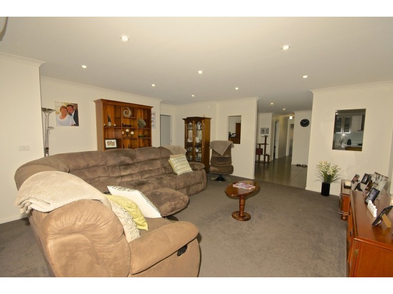 25 Washington Drive, Stony Rise TAS 7310