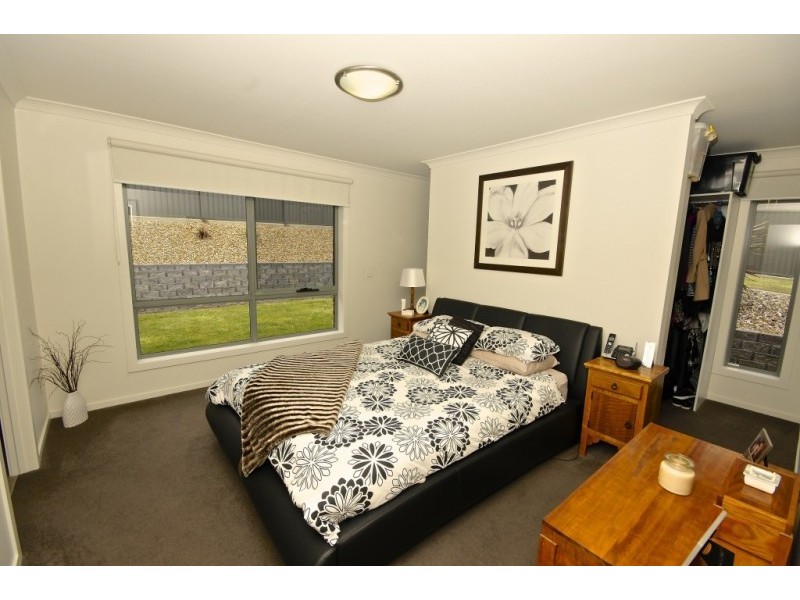 25 Washington Drive, Stony Rise TAS 7310