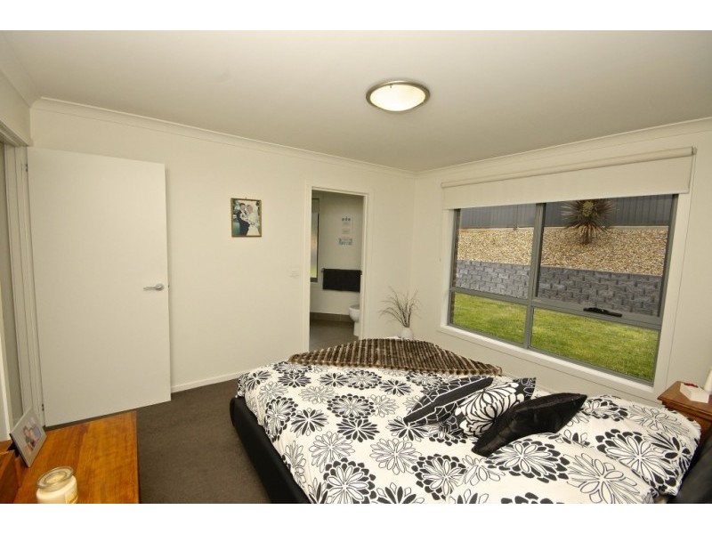 25 Washington Drive, Stony Rise TAS 7310