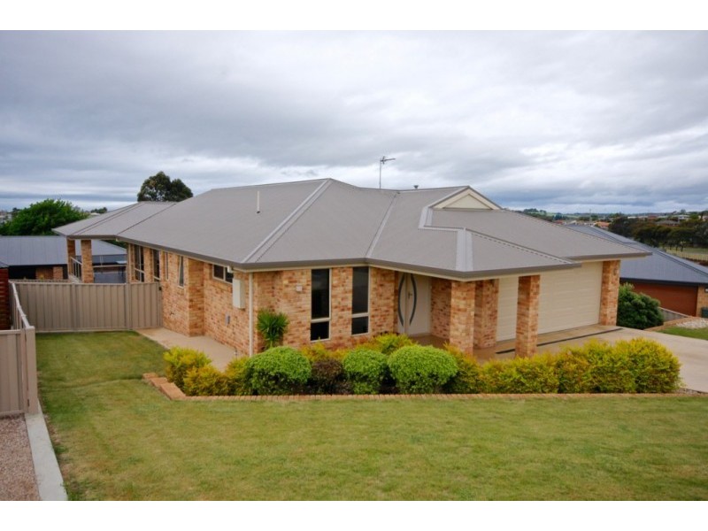 18 Rowena Court, Devonport TAS 7310