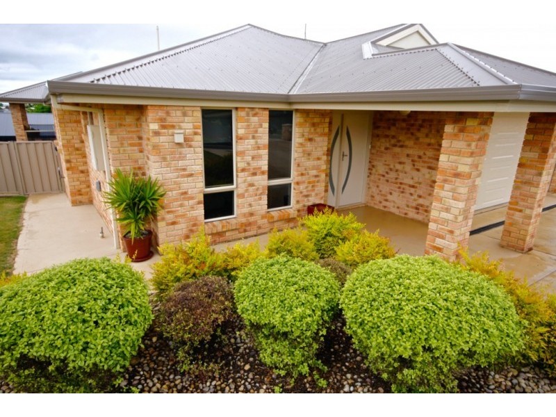 18 Rowena Court, Devonport TAS 7310