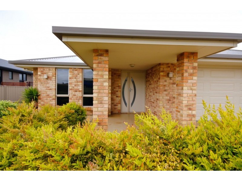 18 Rowena Court, Devonport TAS 7310