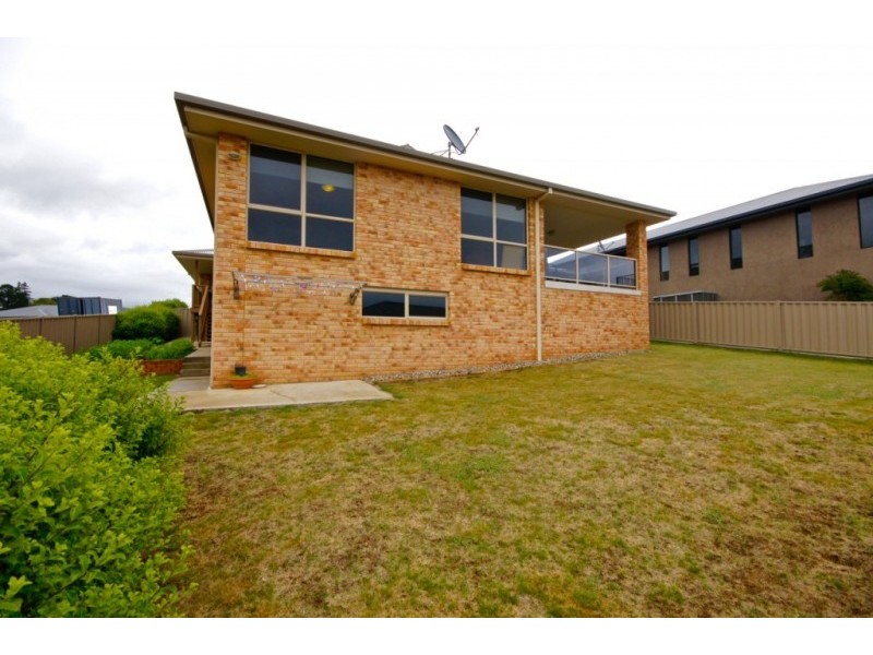 18 Rowena Court, Devonport TAS 7310