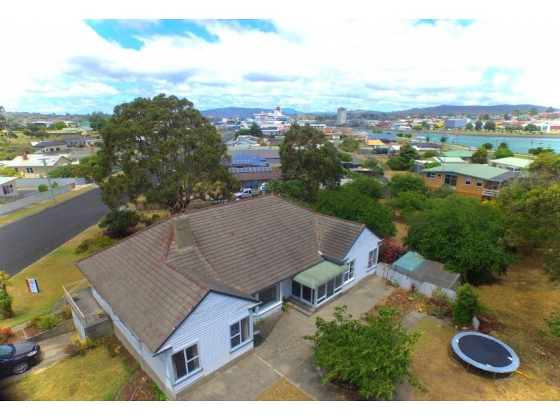 2 Pardoe Street, East Devonport TAS 7310