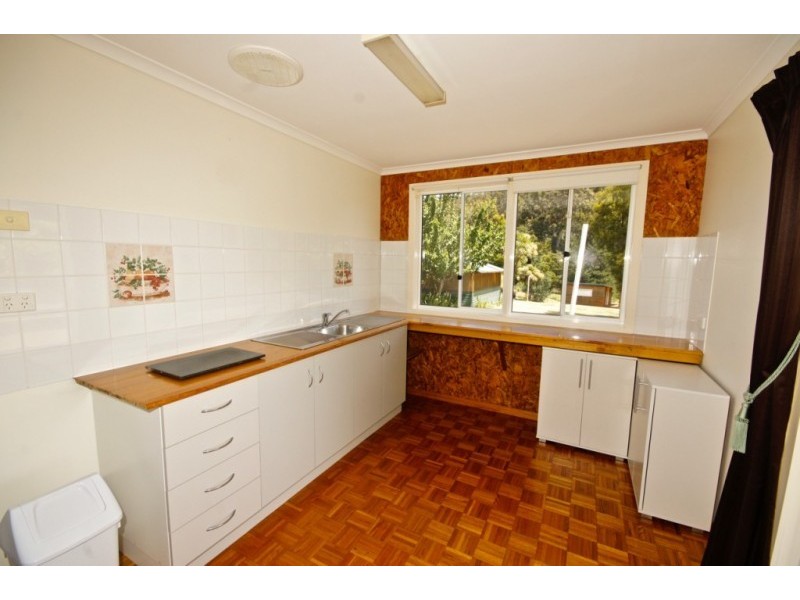 2 Winifred Avenue, Acacia Hills TAS 7306