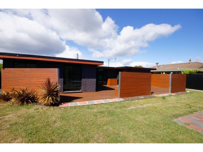 8 Camelia Place, Devonport TAS 7310
