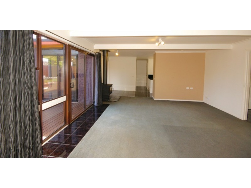 8 Camelia Place, Devonport TAS 7310