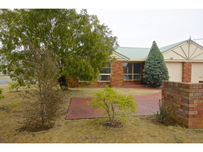 1/1 Enderley Court, Ambleside TAS 7310