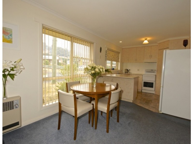 1/1 Enderley Court, Ambleside TAS 7310