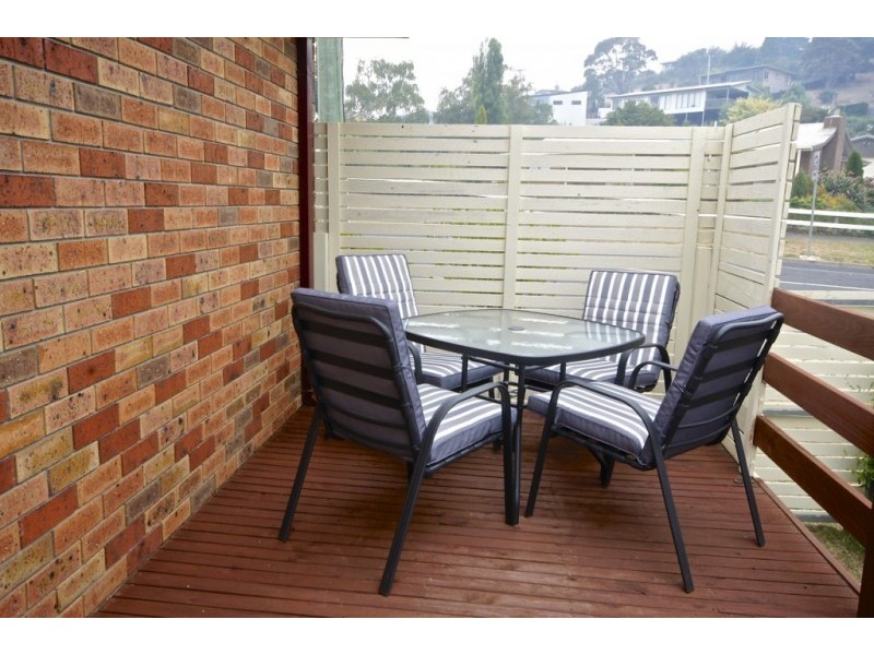 1/1 Enderley Court, Ambleside TAS 7310