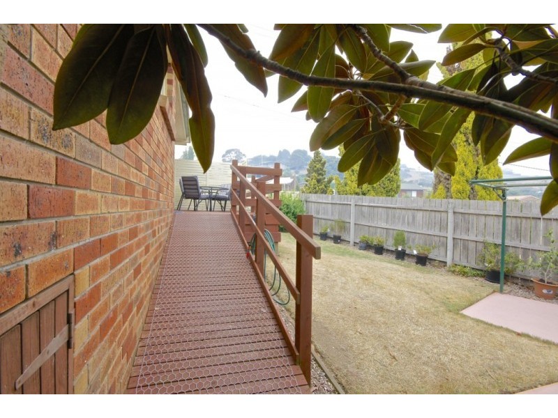 1/1 Enderley Court, Ambleside TAS 7310